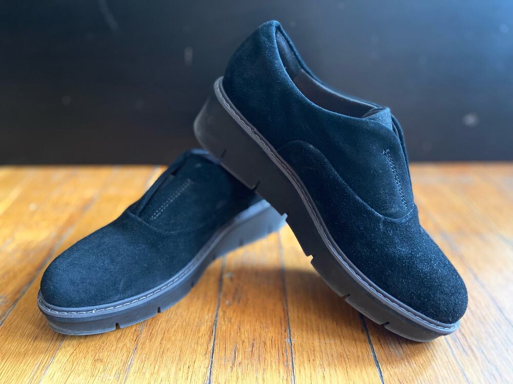 CLARKS 'Airabell Sky' Black Suede Slip On Shoes sz 8.5M